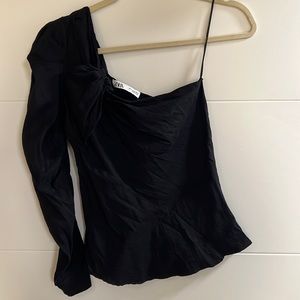 Cute one shoulder Zara top